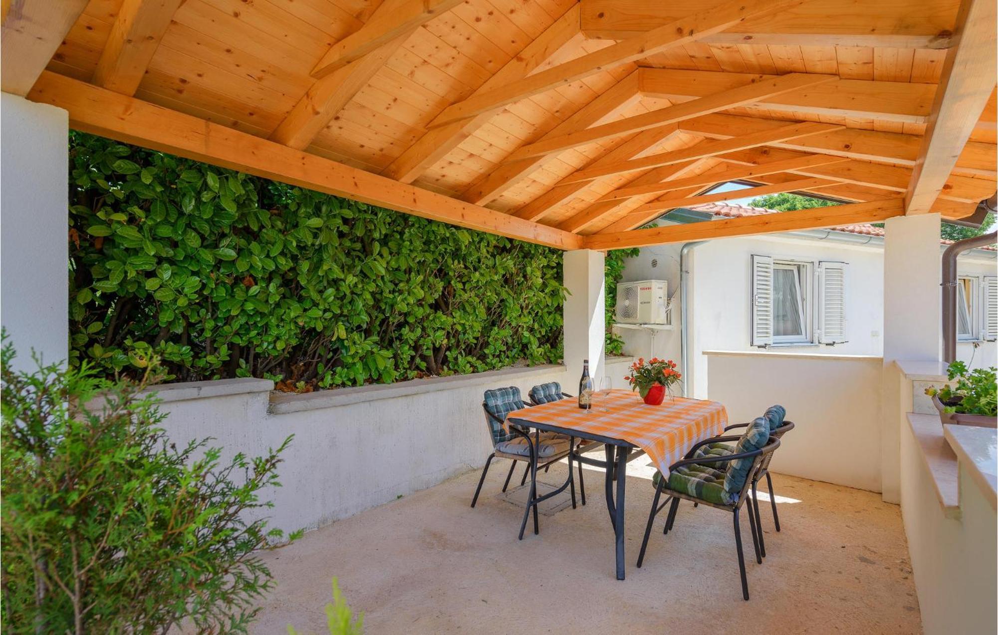 Awesome Home In Zminj With Wifi 外观 照片