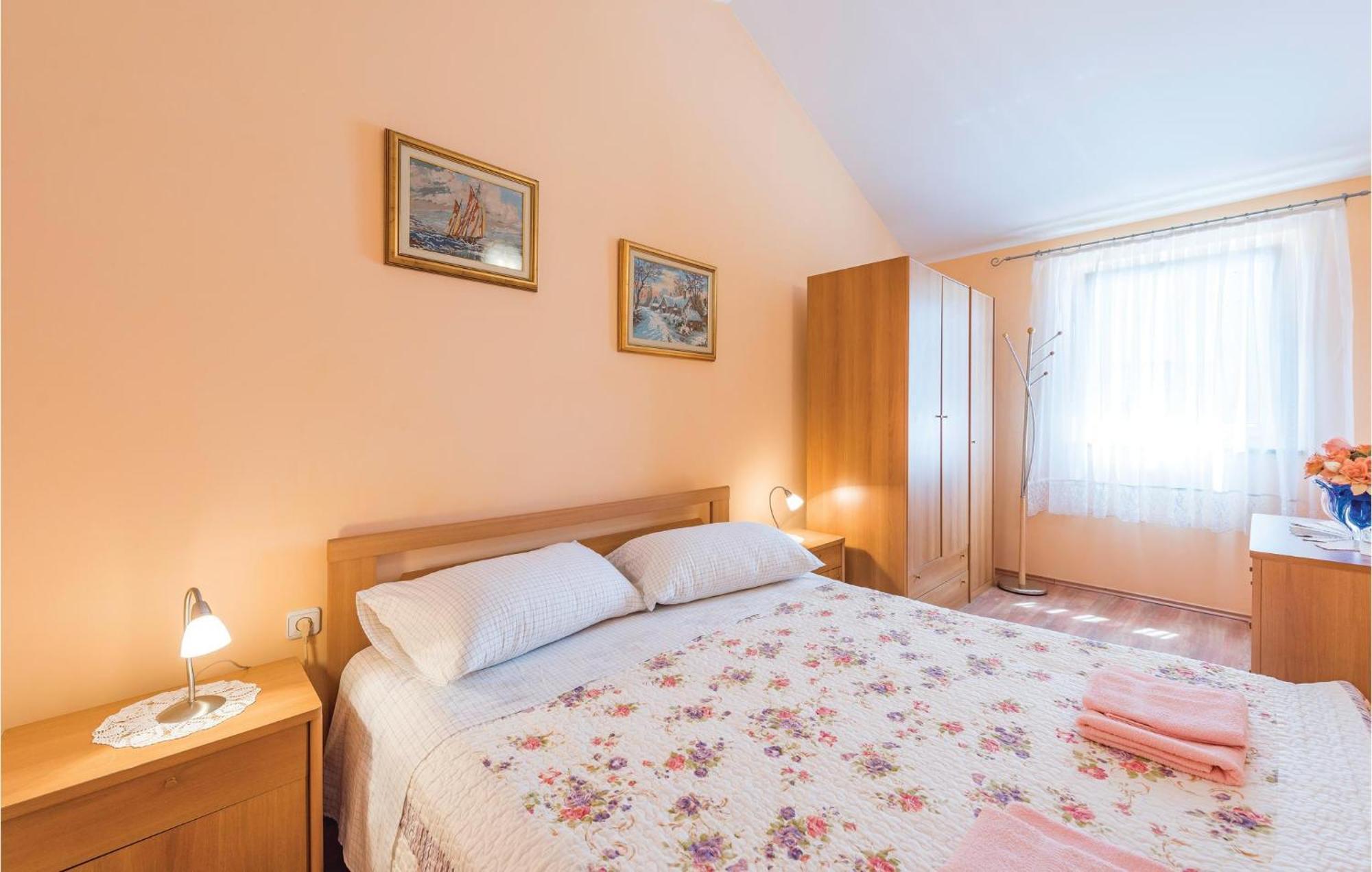 Awesome Home In Zminj With Wifi 外观 照片