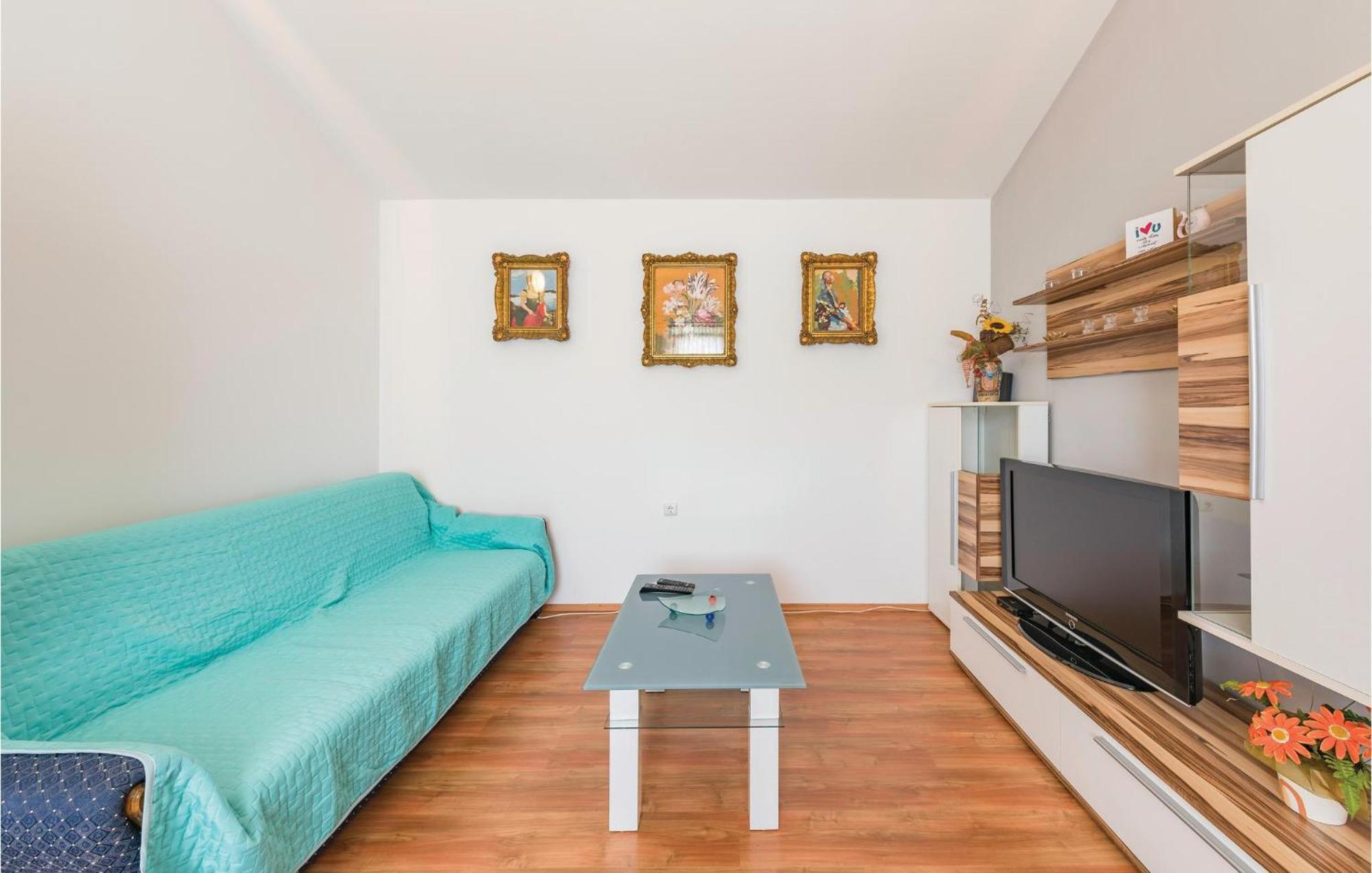 Awesome Home In Zminj With Wifi 外观 照片