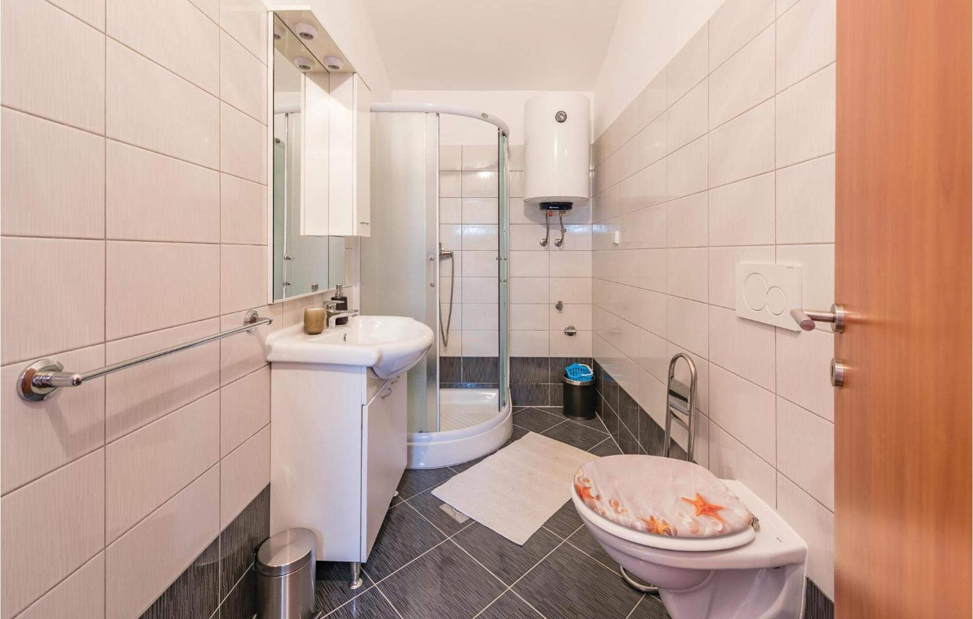 Awesome Home In Zminj With Wifi 外观 照片